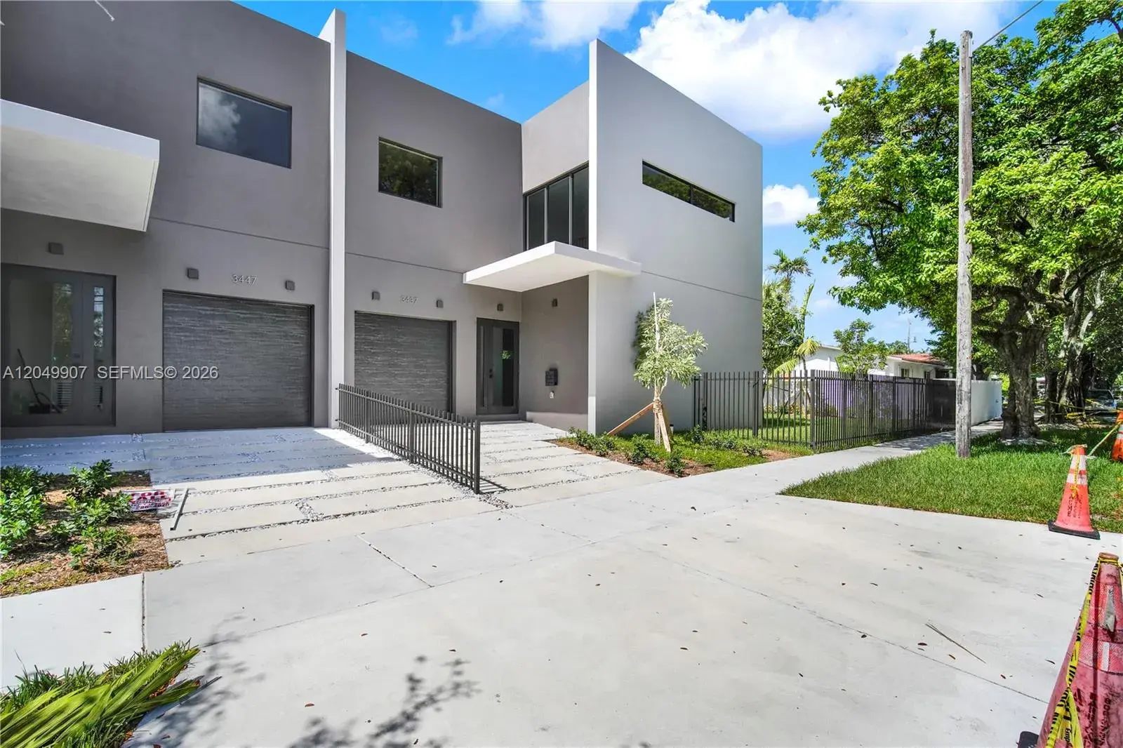 3 bedroom 3 bath Residential for sale at 3437 SW 29th St # 3437, Miami FL 33133