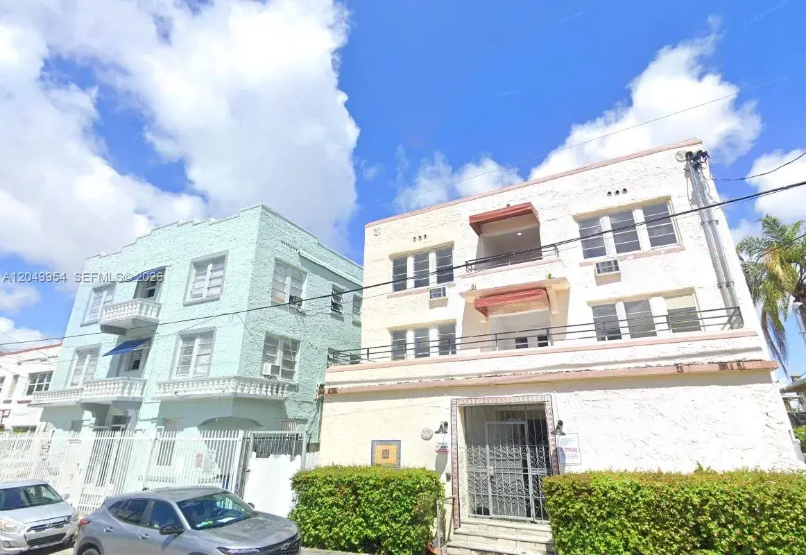 959 SW 5th St # A09, Miami FL 33130