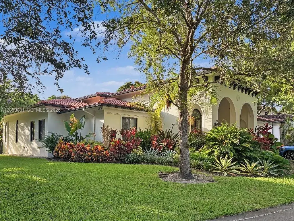 3 bedroom 2 bath Residential for sale at 11411 Smathers Cir, Coral Gables FL 33156