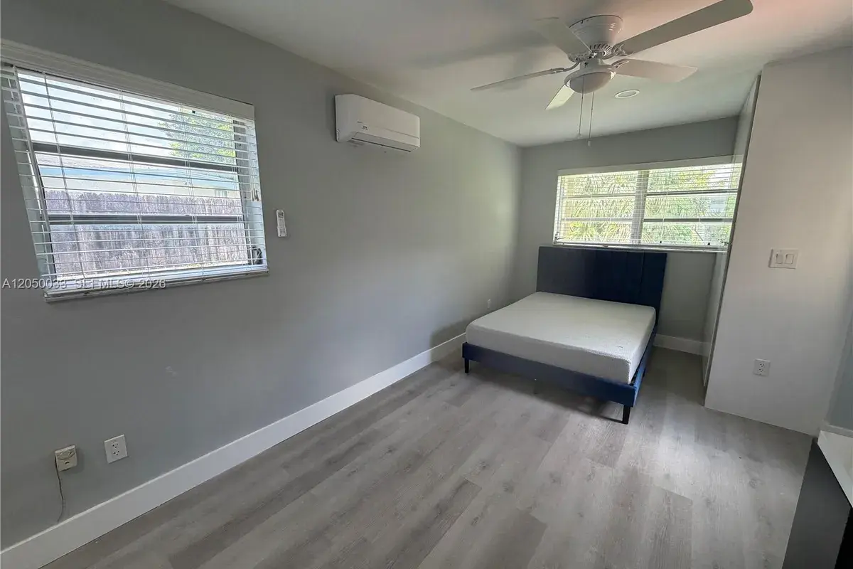 7889 NW 174th St, Hialeah FL 33015