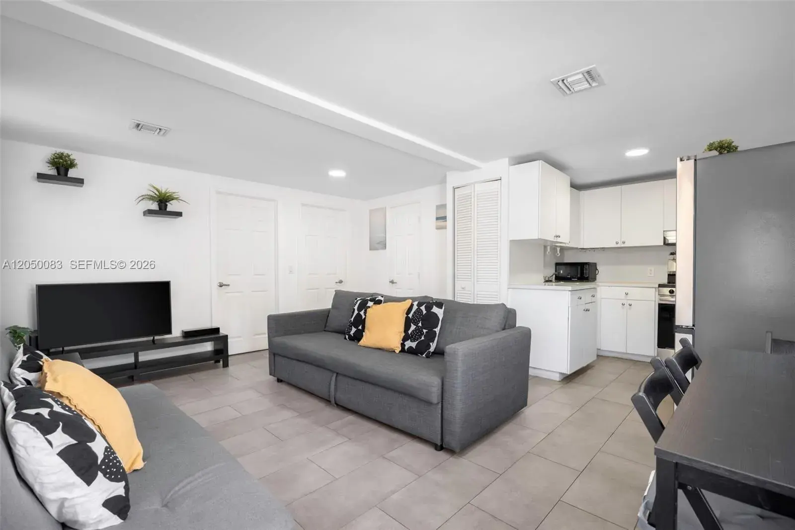 416 NW 58th Ave, Miami FL 33126