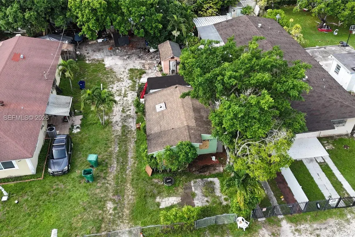 2954 NW 91st St, Miami FL 33147