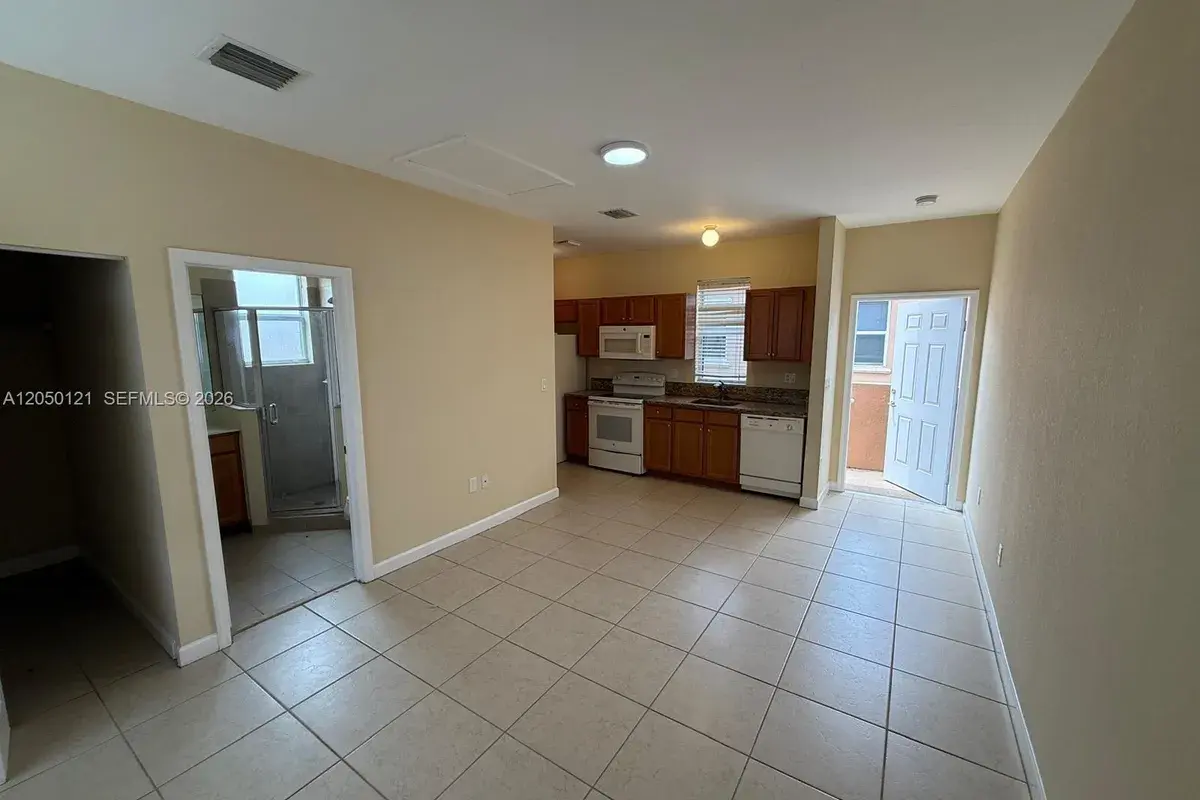 17021 SW 96th St, Miami FL 33196