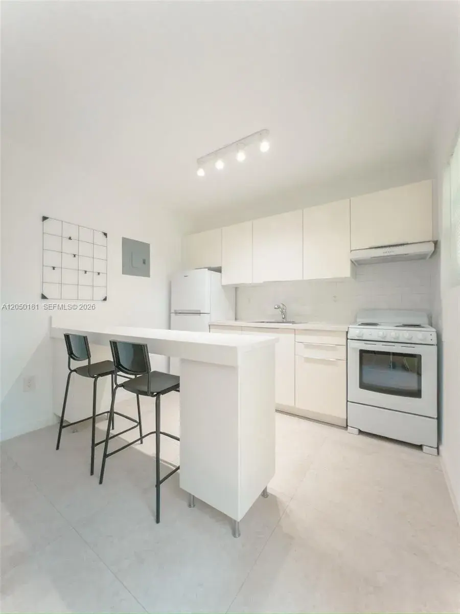 3676 Oak Ave # 6, Miami FL 33133
