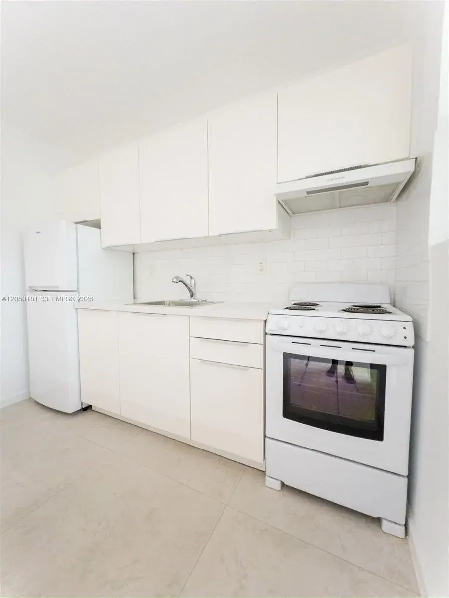 3676 Oak Ave # 6, Miami FL 33133
