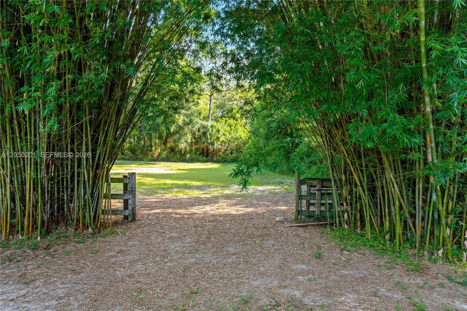 1068 D Rd, Loxahatchee FL 33470