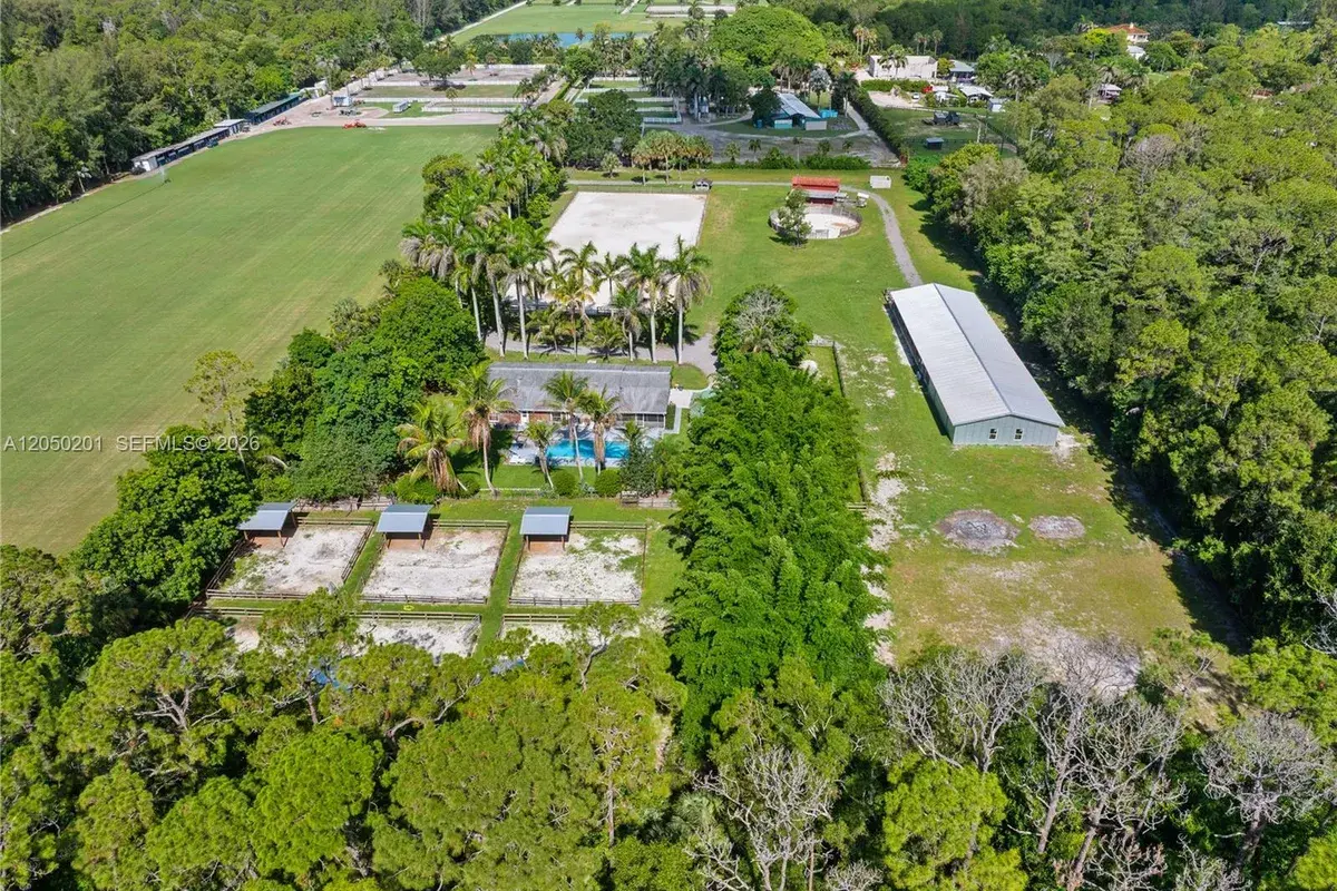 1068 D Rd, Loxahatchee FL 33470