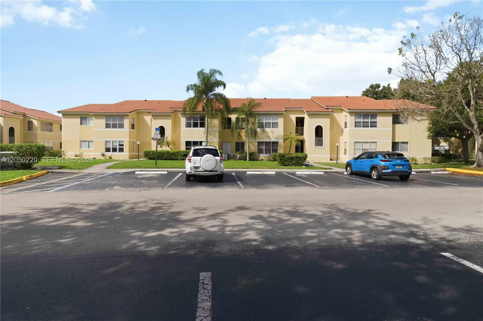 1 bedroom 1 bath Residential for sale at 12760 Vista Isles # 724, Sunrise FL 33325