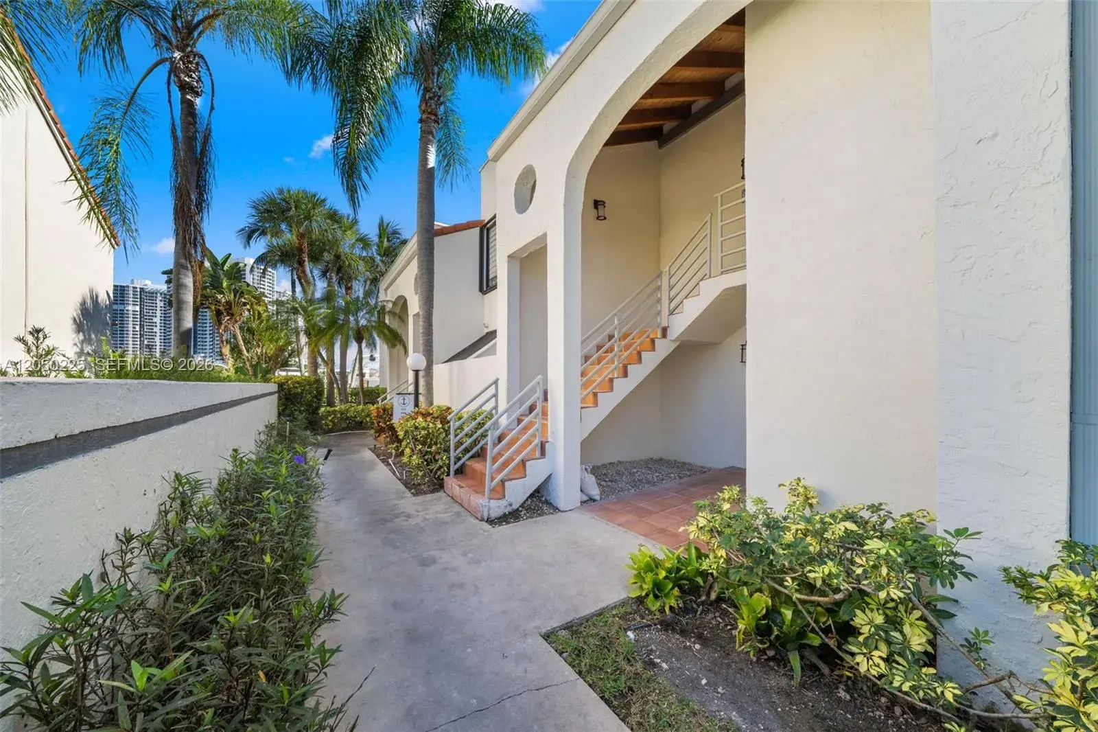 3549 Magellan Cir # 418, Aventura FL 33180