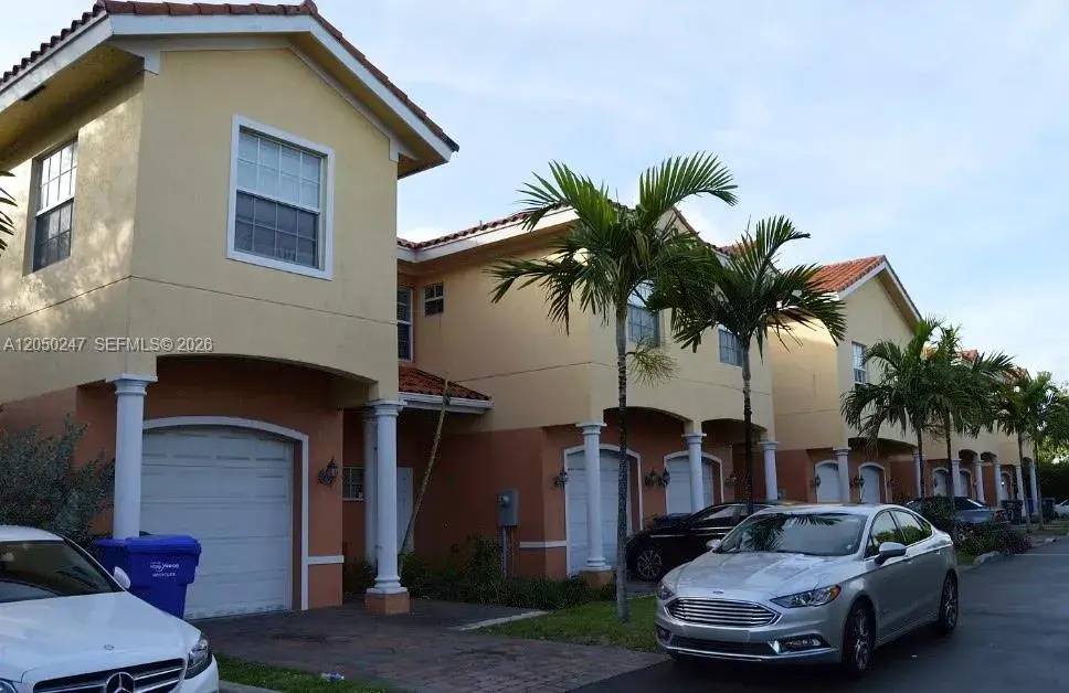 3 bedroom 2 bath Residential Lease for rent at 2307 Washington St # 4, Hollywood FL 33020