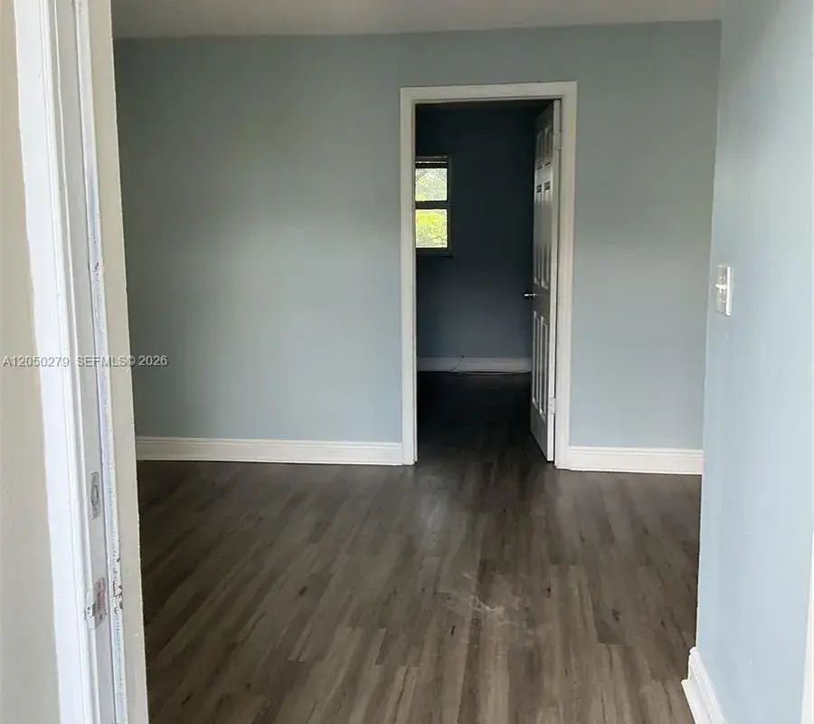 2137 Hayes St # 18, Hollywood FL 33020