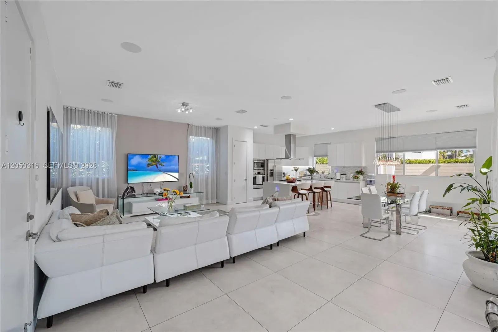 7515 NW 99th Ave, Doral FL 33178
