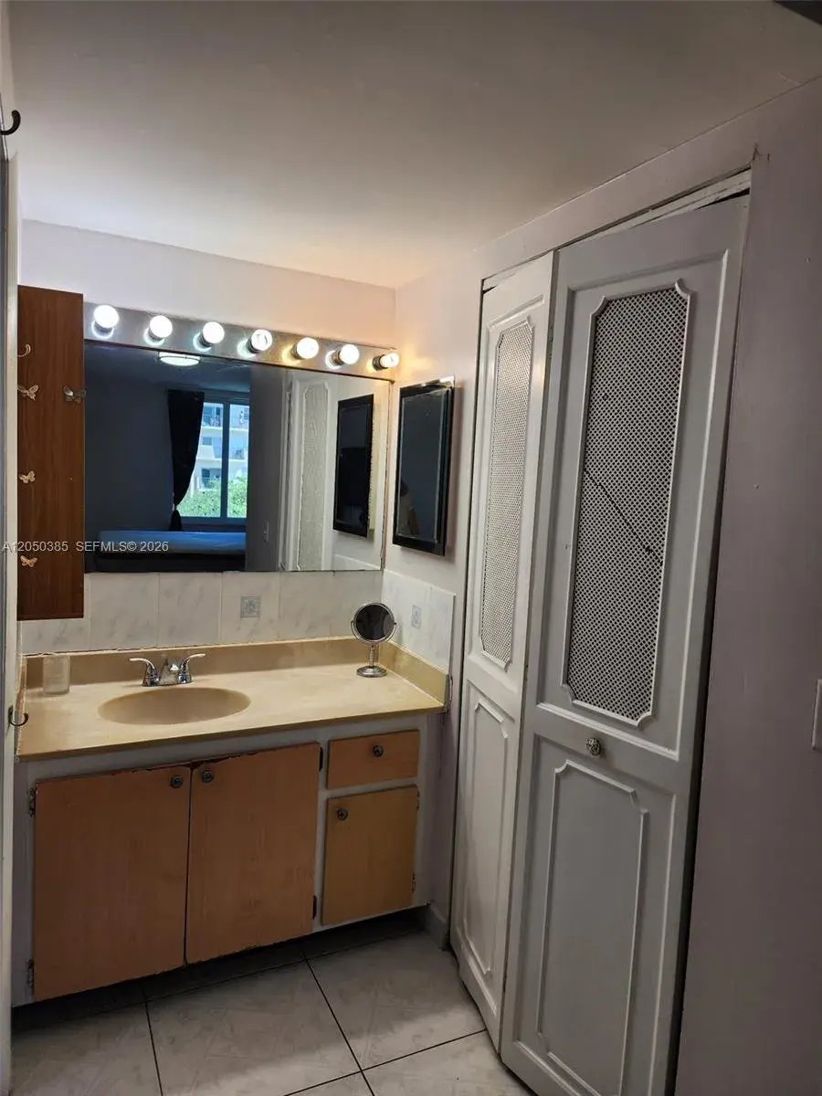 250 180th Dr # 301, Sunny Isles Beach FL 33160
