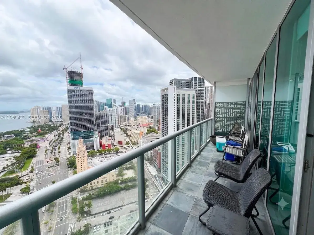 888 Biscayne Blvd # 4005, Miami FL 33132