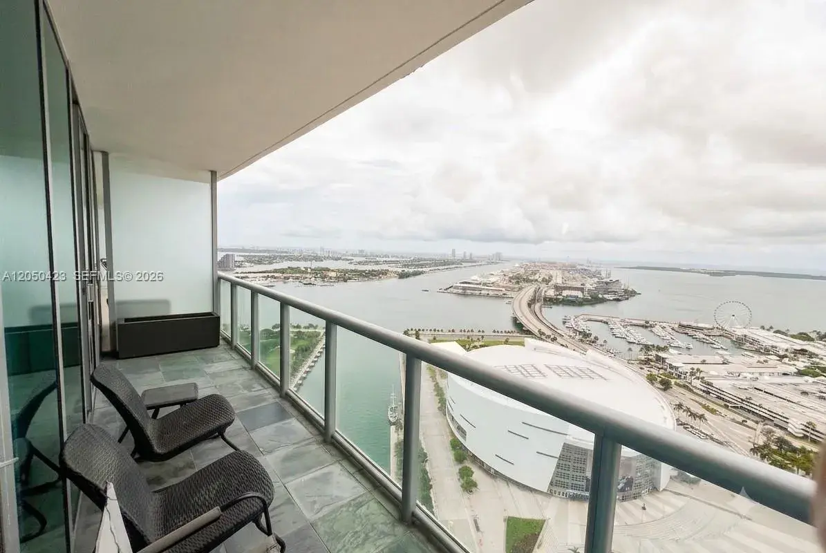 888 Biscayne Blvd # 4005, Miami FL 33132