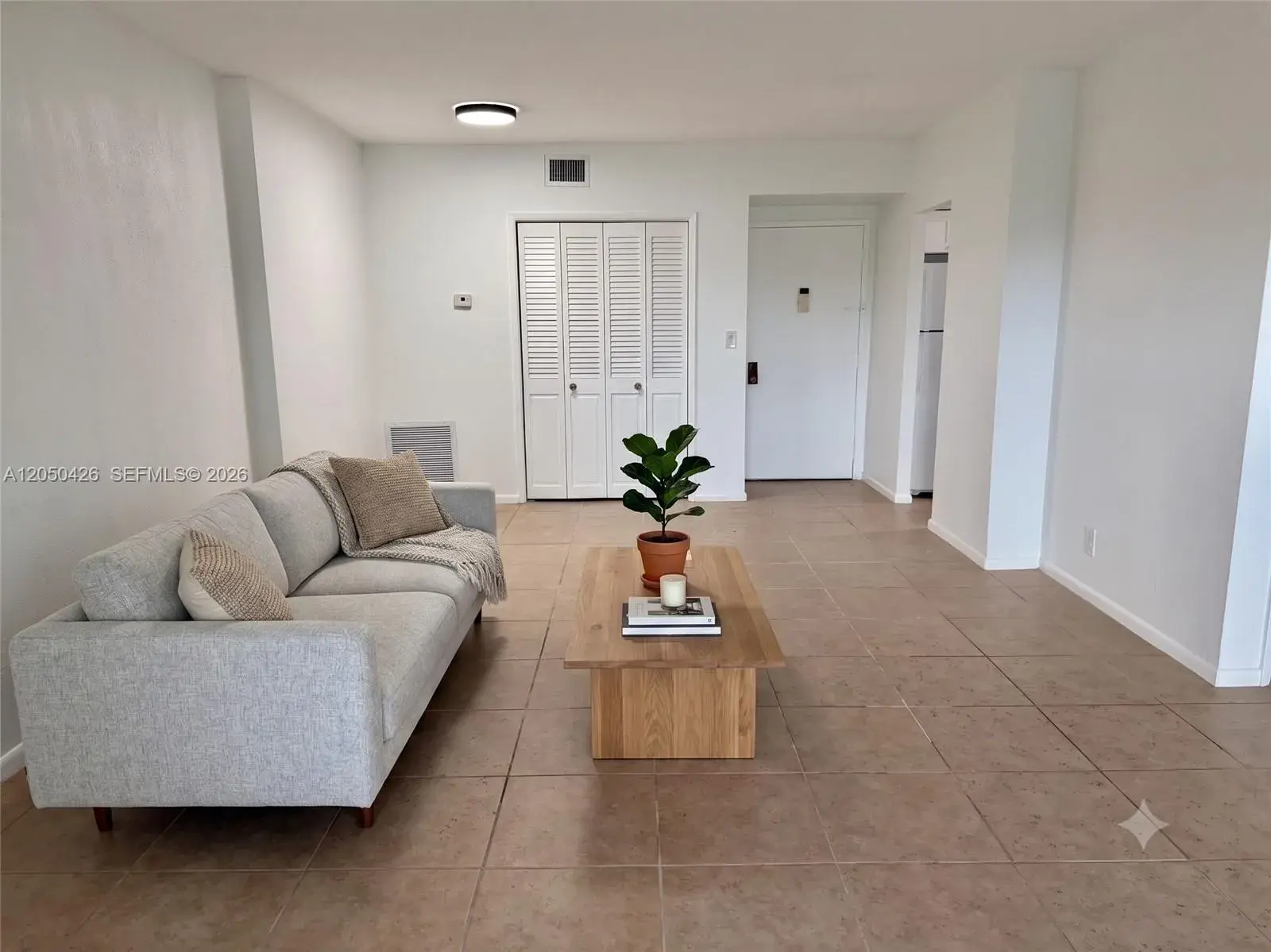 1 bedroom 1 bath Residential Lease for rent at 4400 Hillcrest Dr # 308A, Hollywood FL 33021