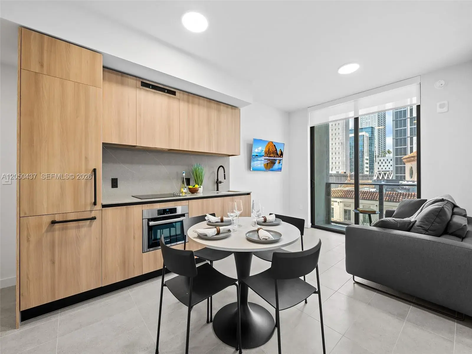 1 bedroom 1 bath Residential for sale at 121 NE 5th St # 3706, Miami FL 33132