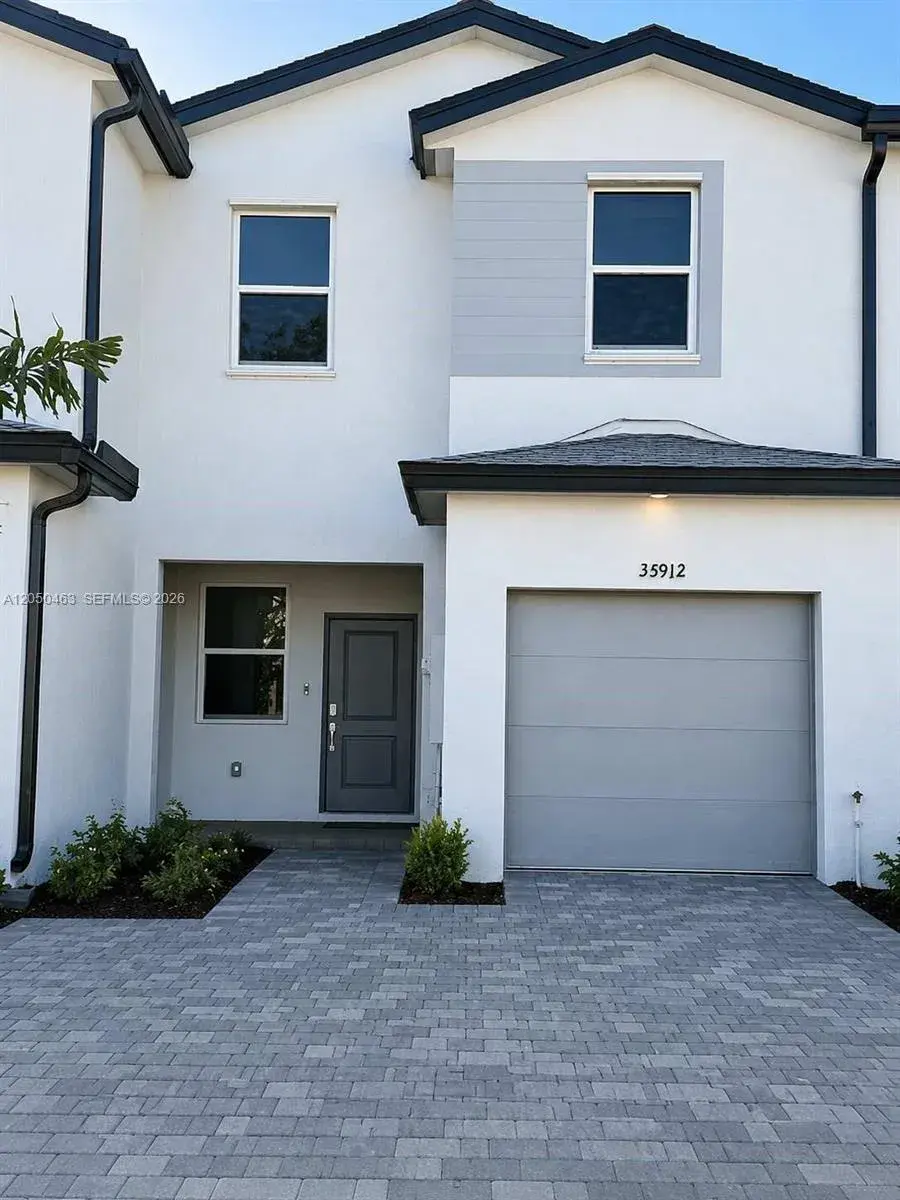 3 bedroom 2 bath Residential for sale at 35912 SW 179th Path, Homestead FL 33034