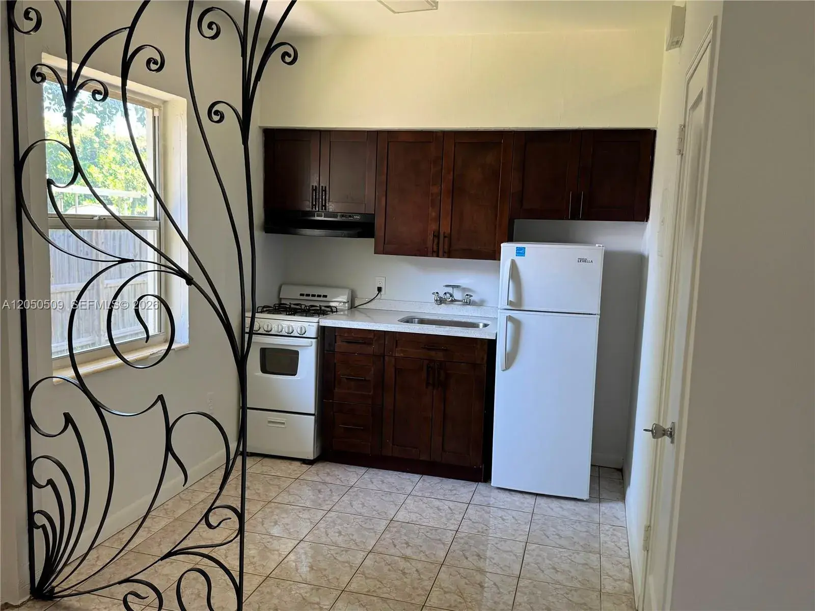 1 bath Residential Lease for rent at 2499 SW 27th St # 5, Miami FL 33133
