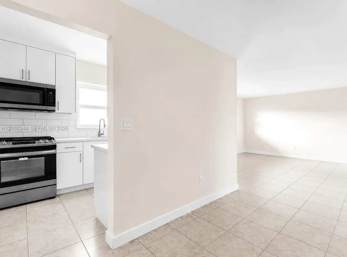 1245 W 24th St # 219, Hialeah FL 33010