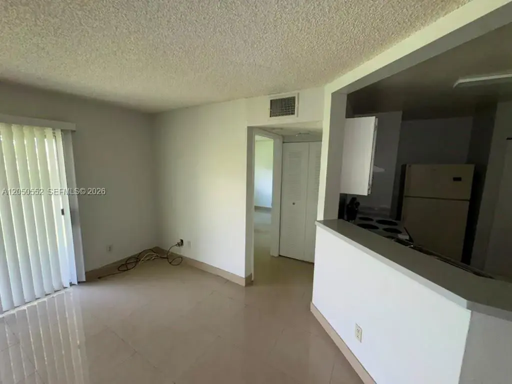 3461 NW 44th St # 102, Oakland Park FL 33309
