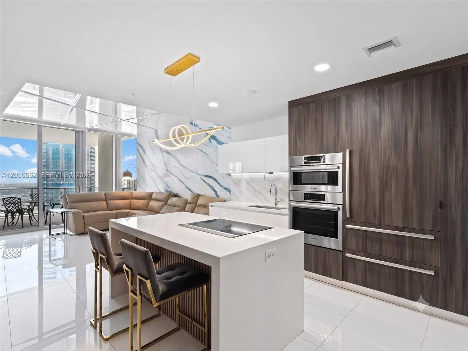1 bedroom 2 bath for sale at 851 NE 1st Ave # 3000, Miami FL 33132
