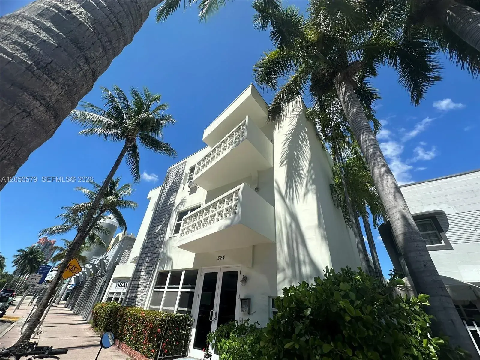 1 bedroom 1 bath Residential Lease for rent at 524 Washington Ave # 208, Miami Beach FL 33139