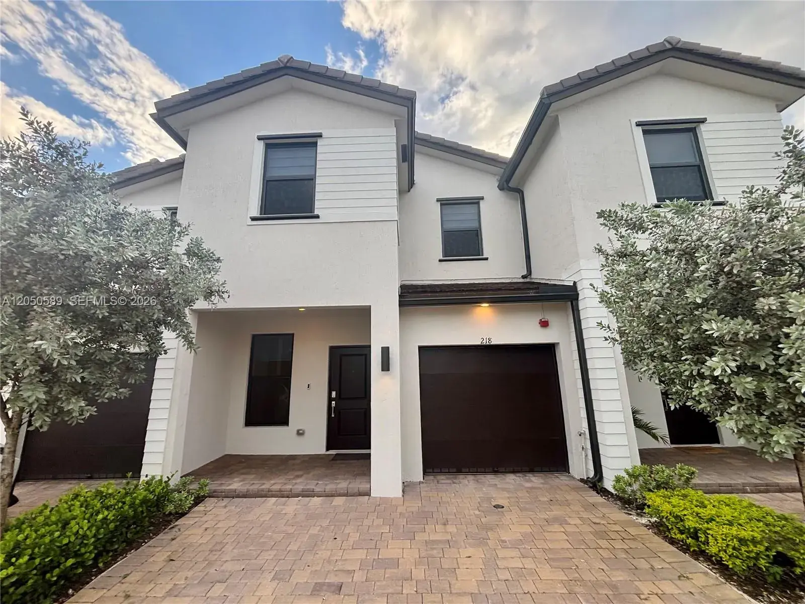 3 bedroom 2 bath for sale at 218 SW 159th Ct, Pembroke Pines FL 33027