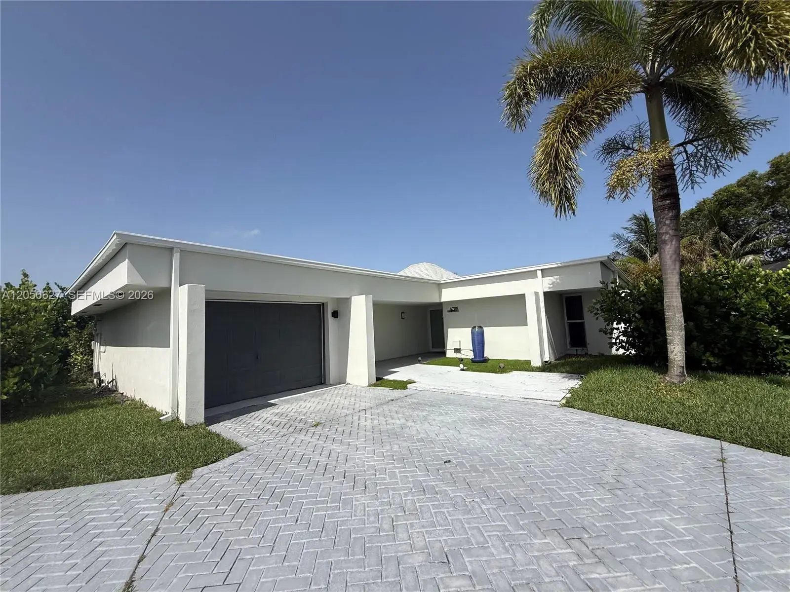 2 bedroom 2 bath Residential for sale at 4708 Bayberry Ln, Tamarac FL 33319