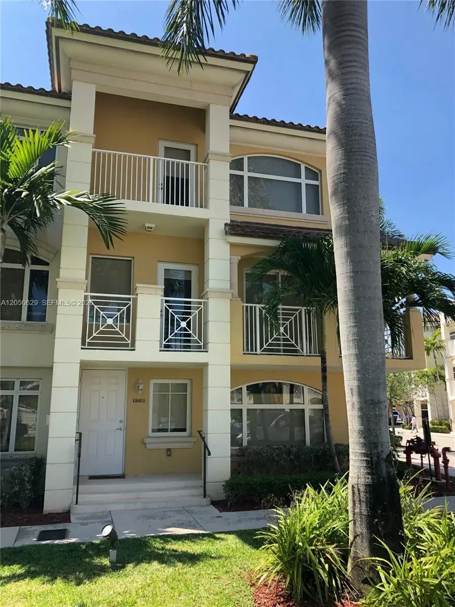 3 bedroom 2 bath Residential for sale at 18451 NE 27th Pl, Aventura FL 33160