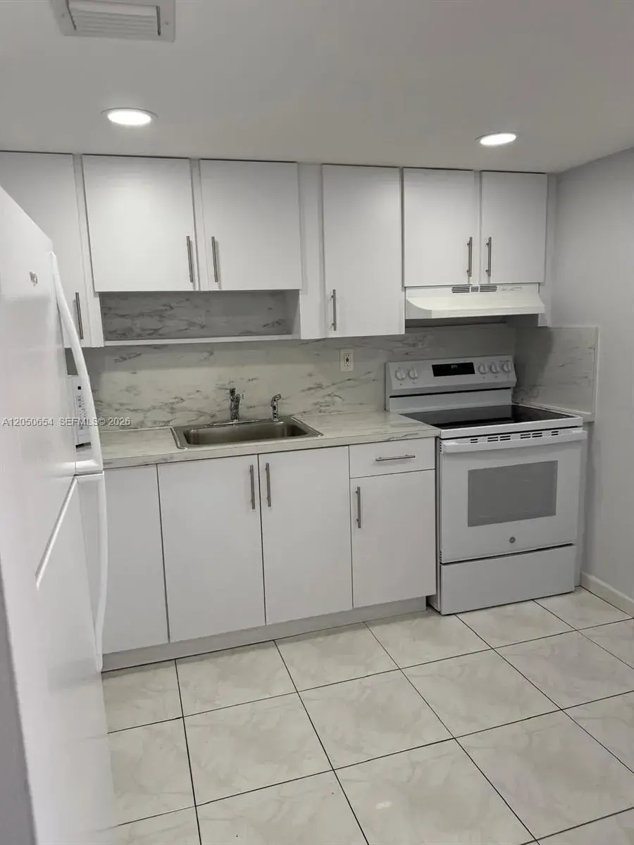 1855 W 60th St # B, Hialeah FL 33012