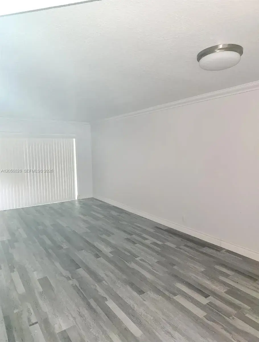 8000 Fairview Dr # 301, Tamarac FL 33321