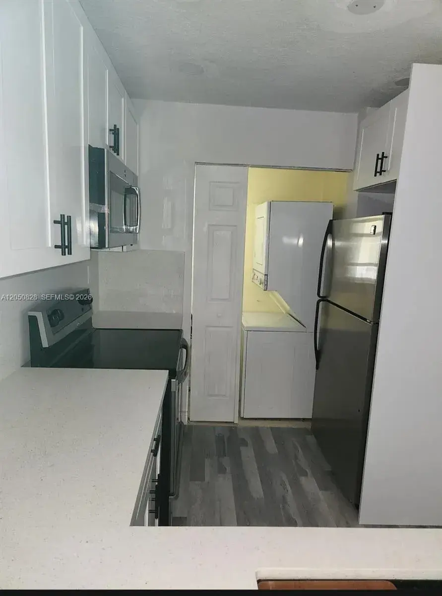 8000 Fairview Dr # 301, Tamarac FL 33321