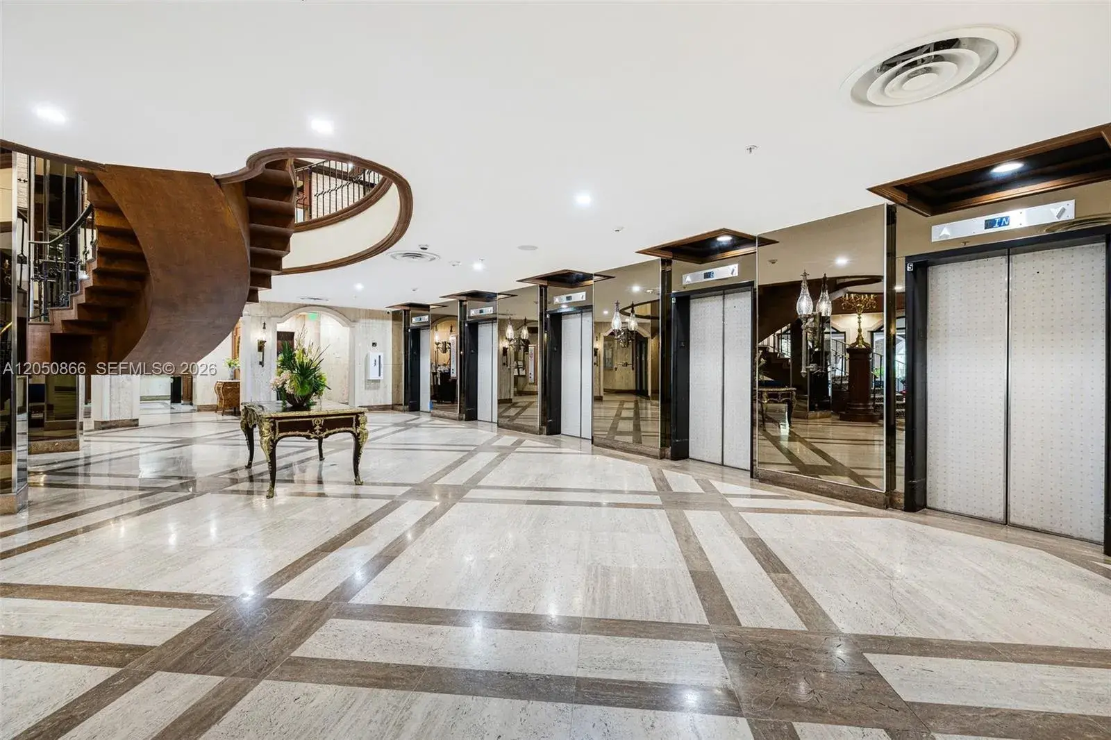 6039 Collins Ave # 517, Miami Beach FL 33140