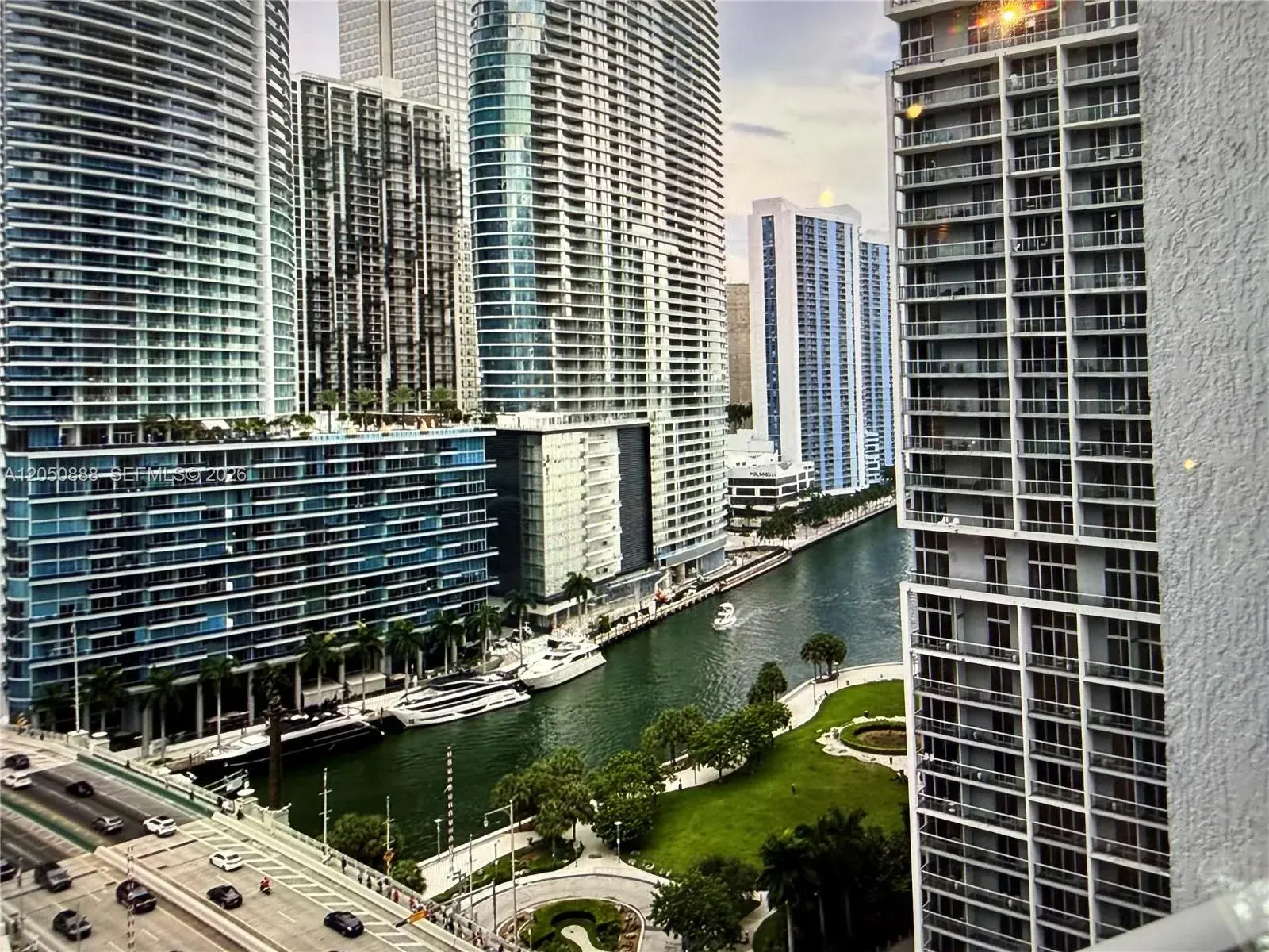 1 bedroom 1 bath Residential Lease for rent at 500 Brickell Ave # 2003, Miami FL 33131