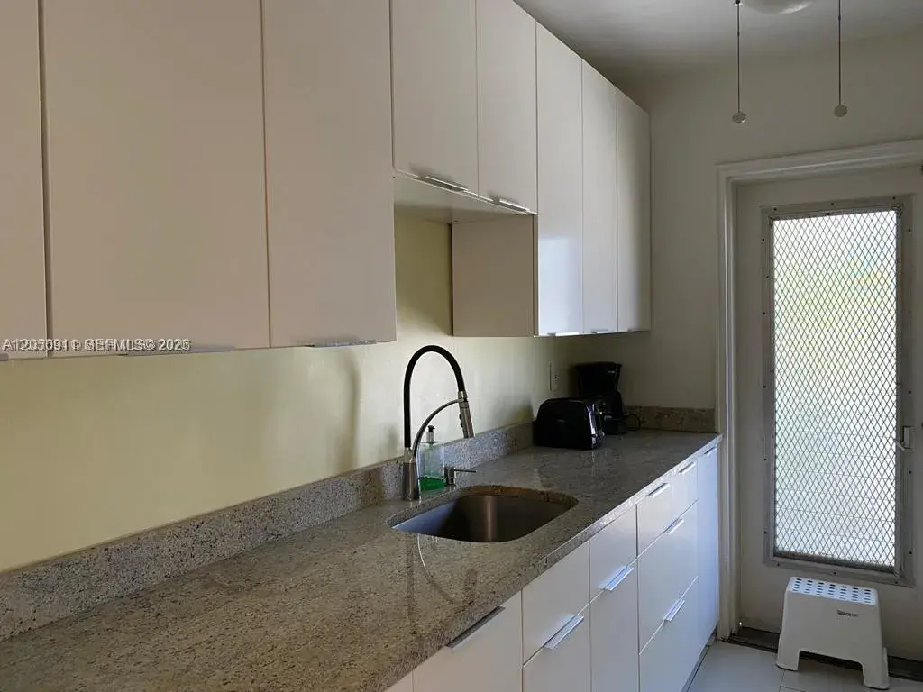 7935 Carlyle Ave # 10, Miami Beach FL 33141