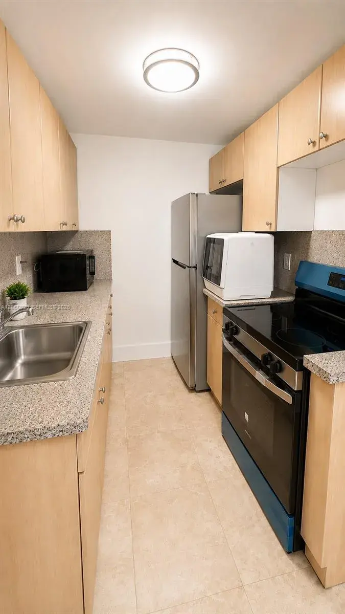 1319 Meridian Ave # 208, Miami Beach FL 33139