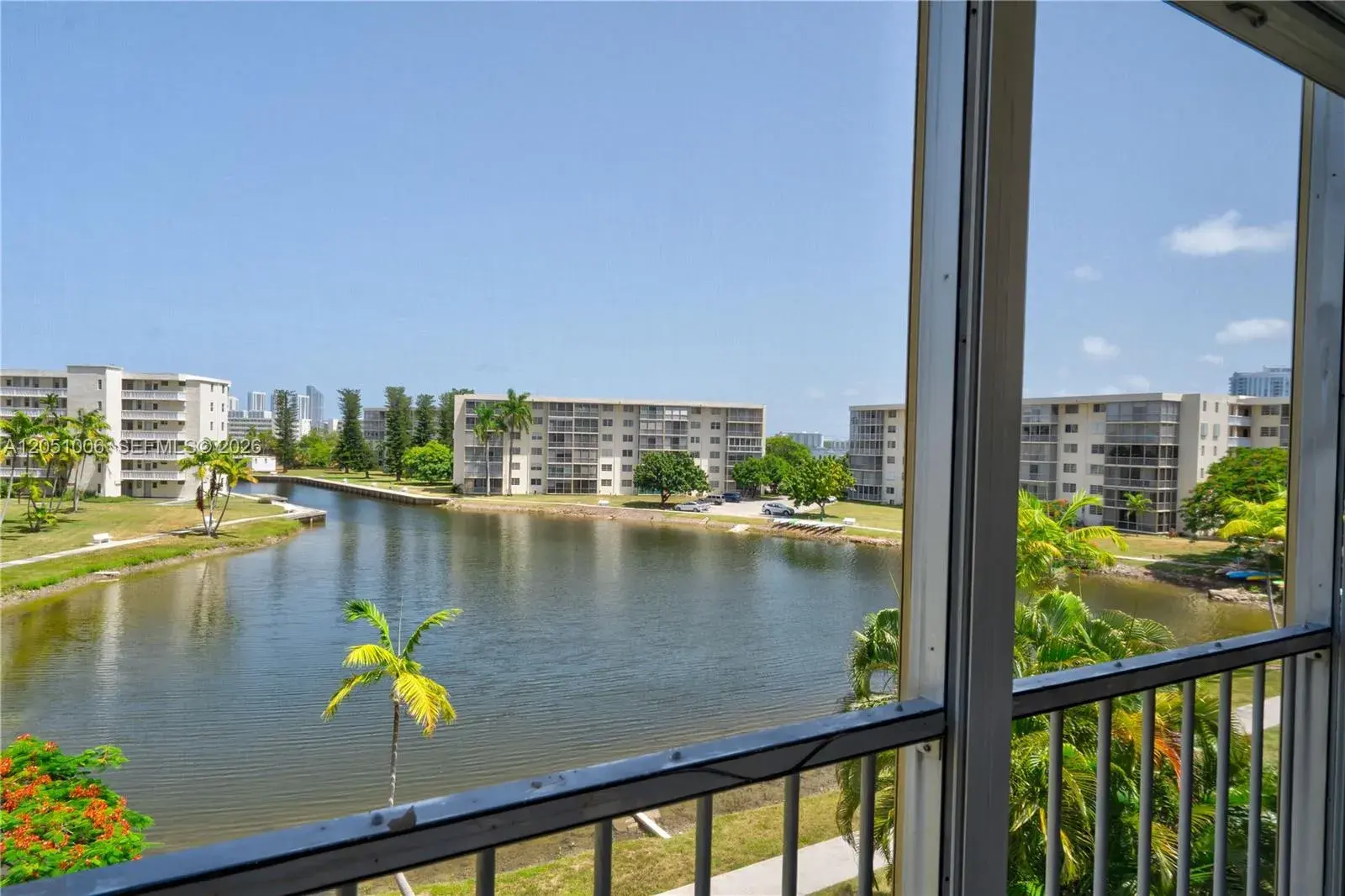 1 bedroom 1 bath Residential Lease for rent at 2851 Leonard Dr # J402, Aventura FL 33160