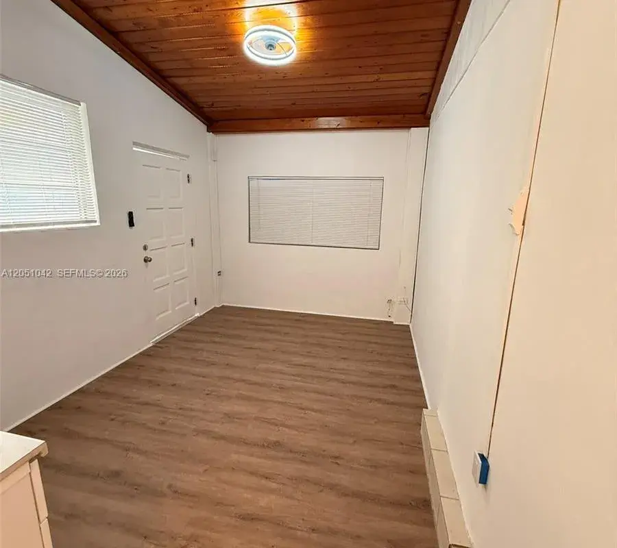 2750 SW 26th St # 1, Miami FL 33133