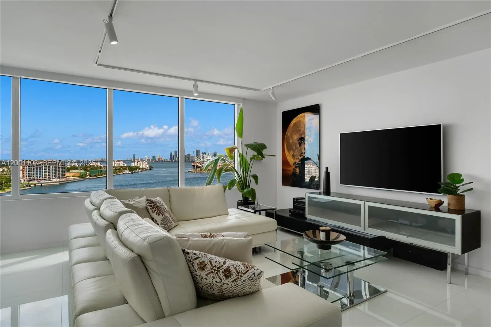 400 S Pointe Dr # 1805, Miami Beach FL 33139