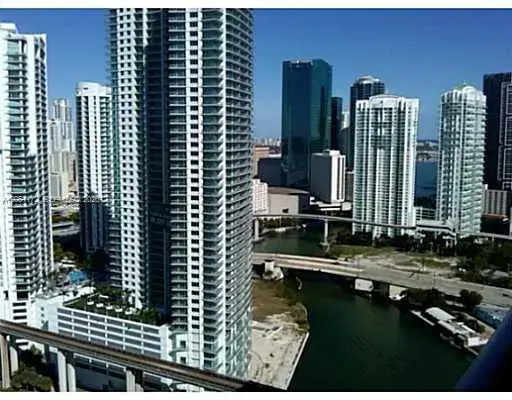 1 bedroom 1 bath for rent at 185 SW 7 ST # 3105, Miami FL 33130