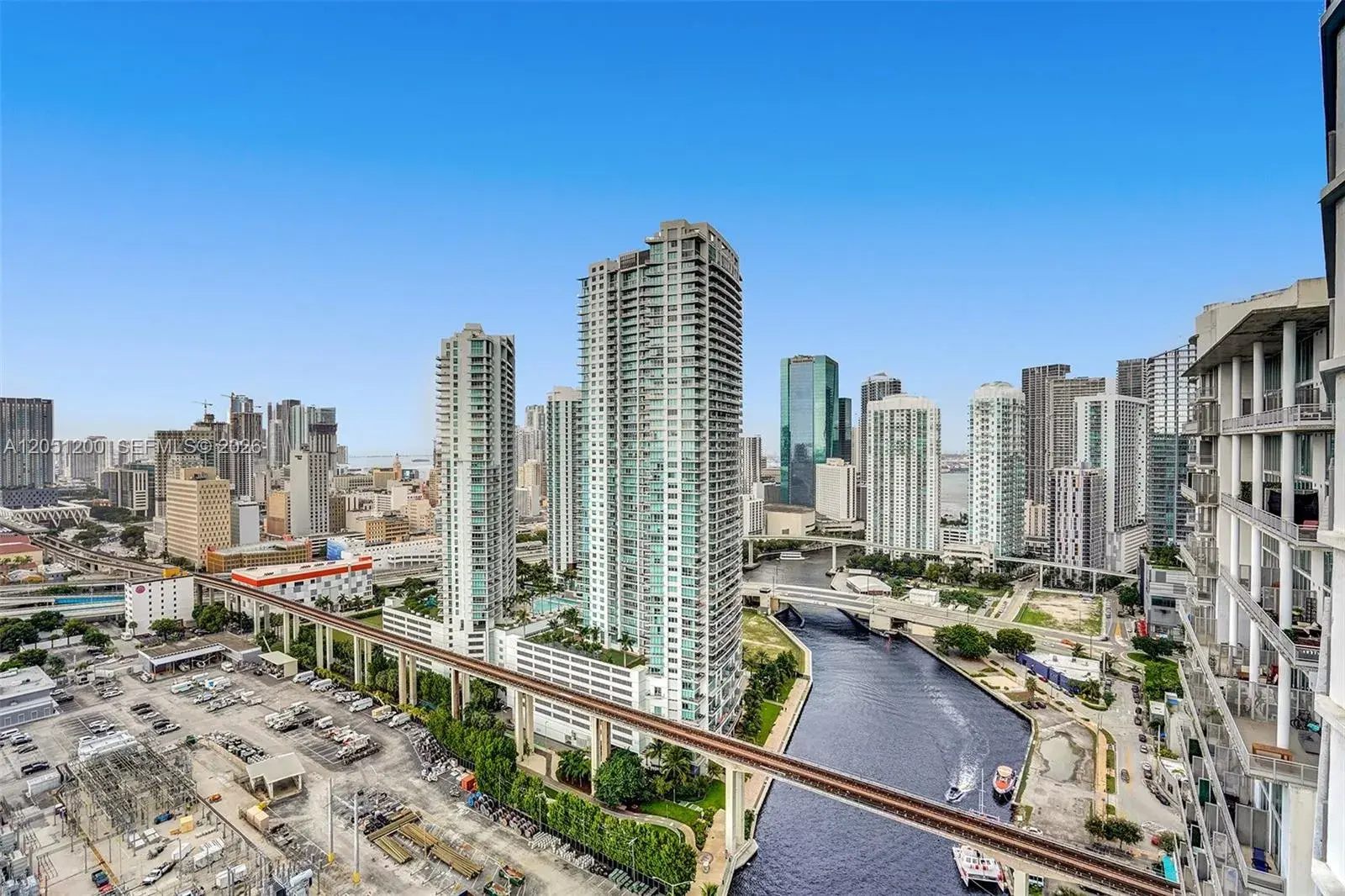 2 bedroom 2 bath for rent at 185 SW 7th St # 2603, Miami FL 33130