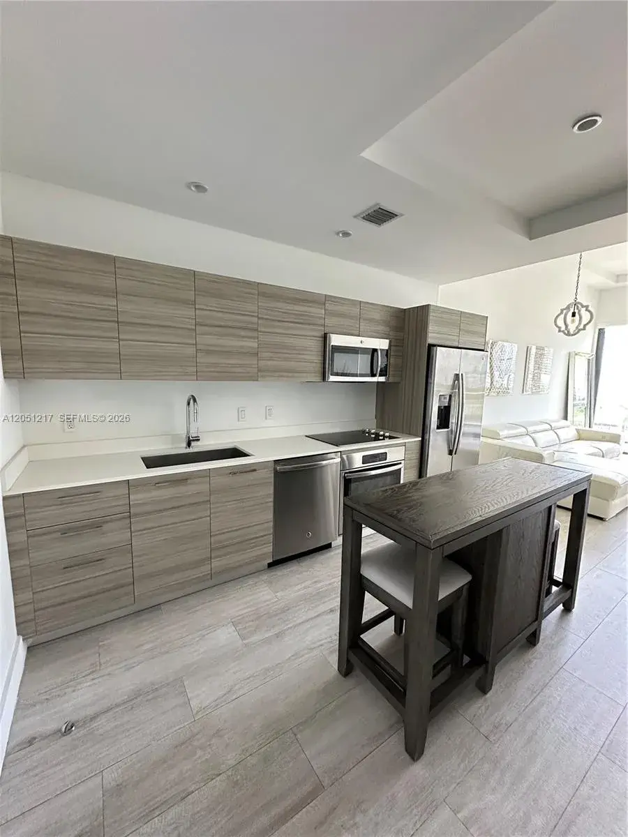 1 bedroom 1 bath Residential Lease for rent at 121 NE 34th St # L605, Miami FL 33137