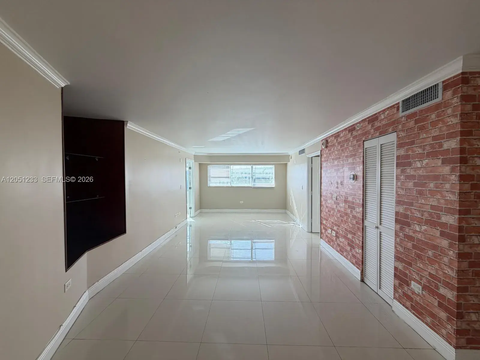 2 bedroom 2 bath for rent at 1881 Washington Ave # 6A, Miami Beach FL 33139