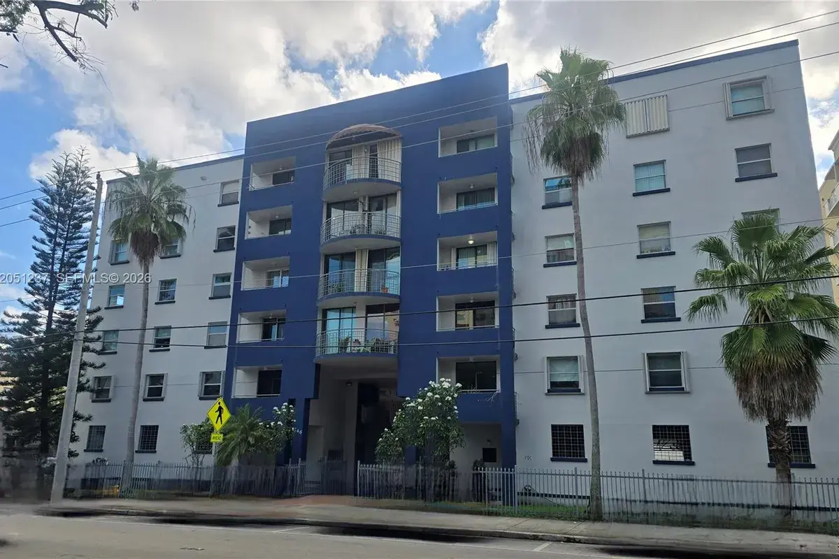 546 SW 1st ST # 607, Miami FL 33130