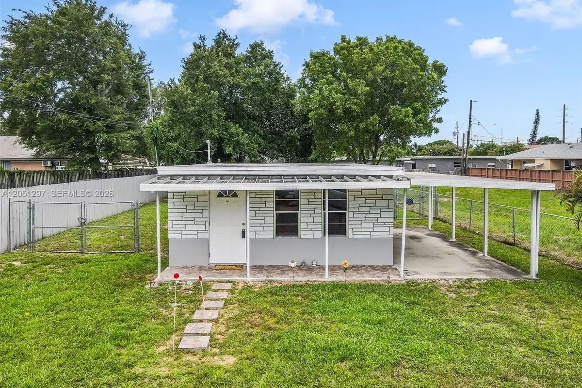 523 N 60th Way, Hollywood FL 33024