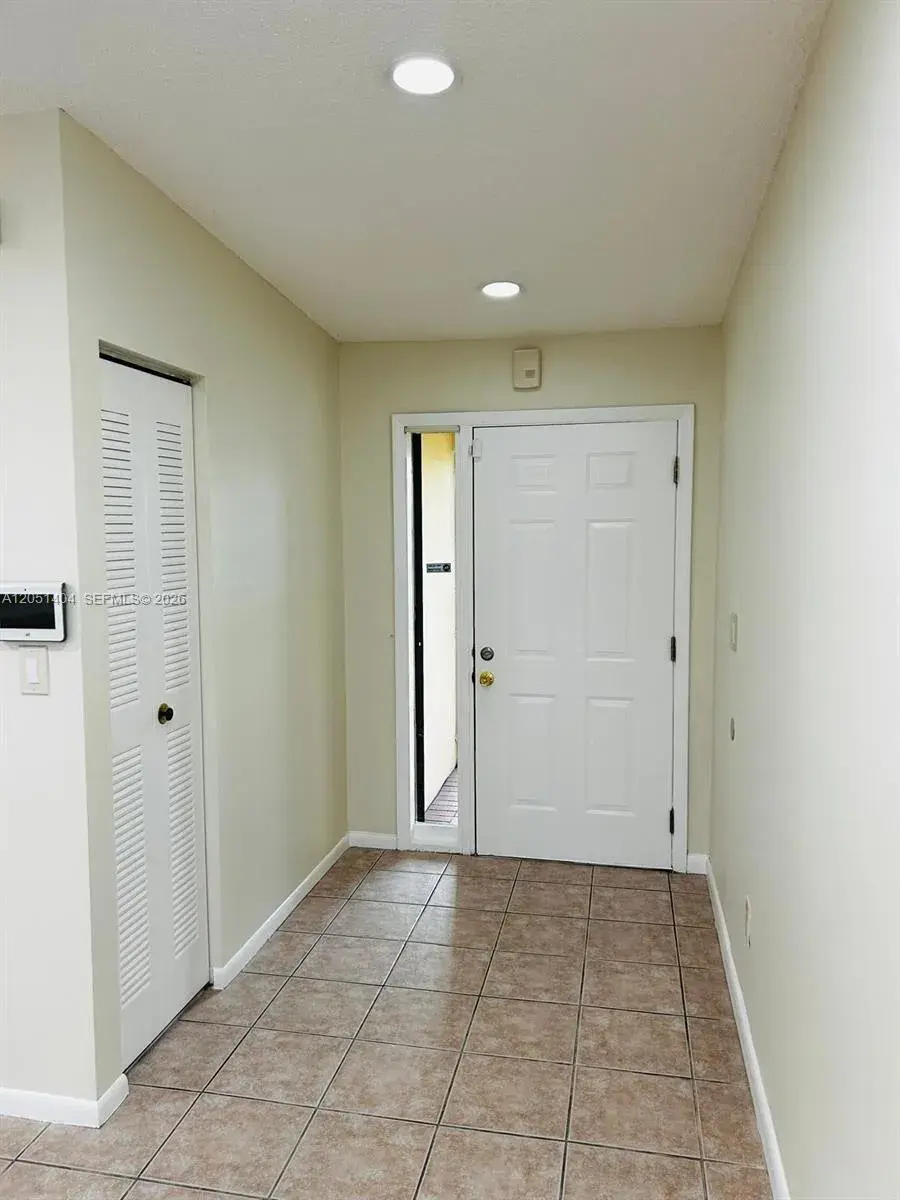 6524 NW 188th Ln, Hialeah FL 33015