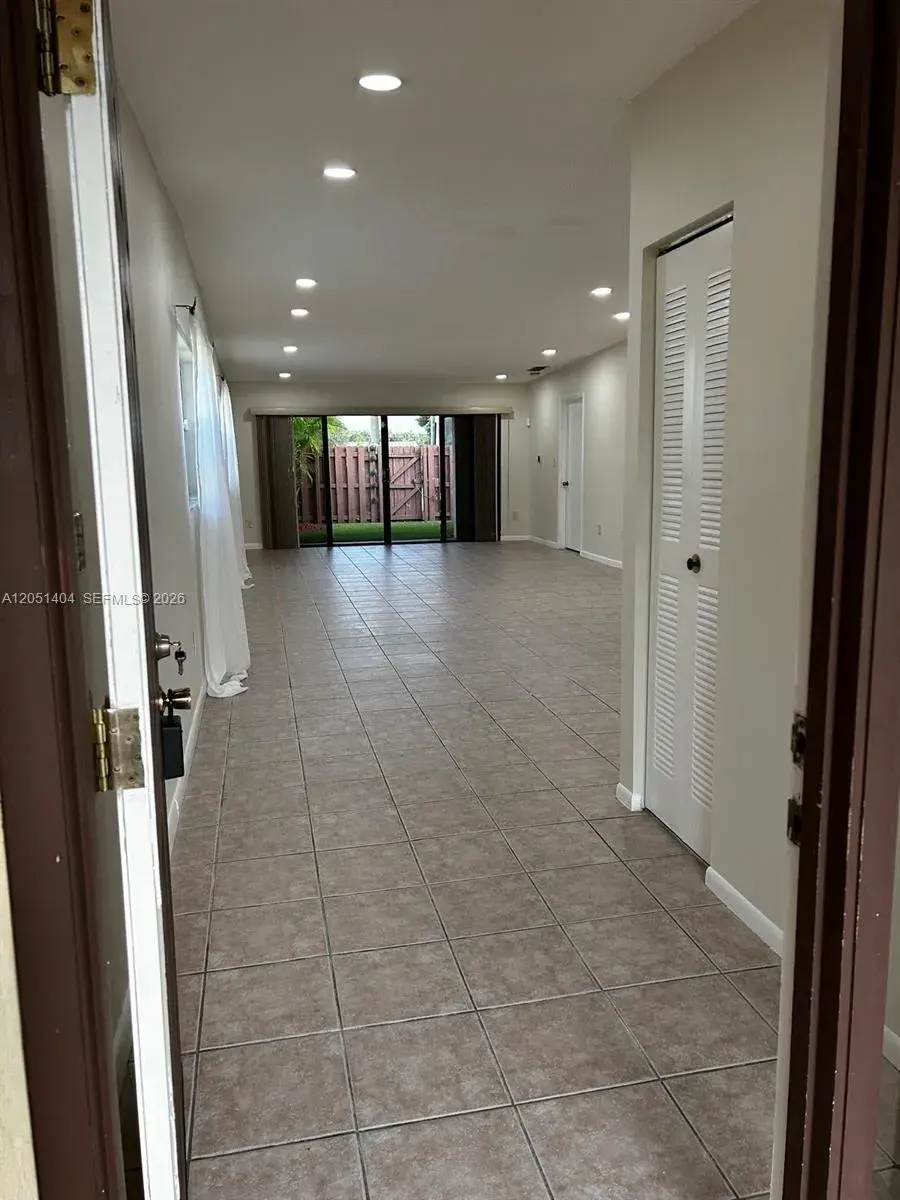 6524 NW 188th Ln, Hialeah FL 33015