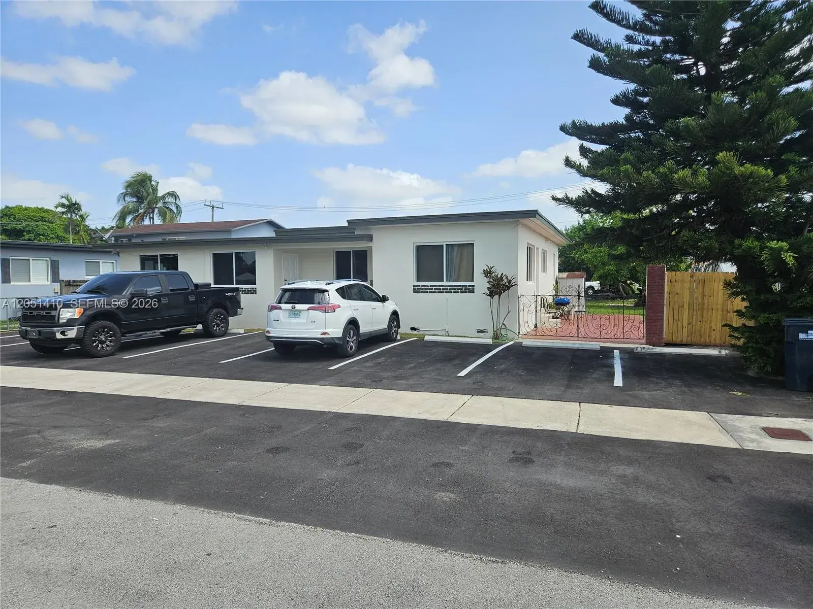 9415 SW 38th St, Miami FL 33165