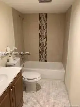 4168 Inverrary Dr # 305, Lauderhill FL 33319